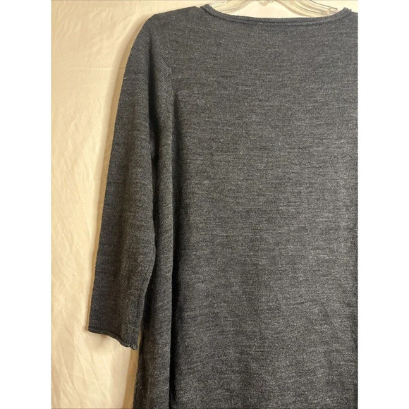 Larry Levine Women's Crew Neck Sweater Top Grey Asymmetrical Hem Size Medium - Picture 9 of 15